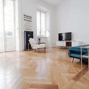 Leopardi21 Apartment Milan